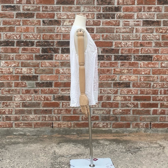 J. Crew muscle workout shirt with screen printed purple dots / L / EUC - Picture 8 of 9